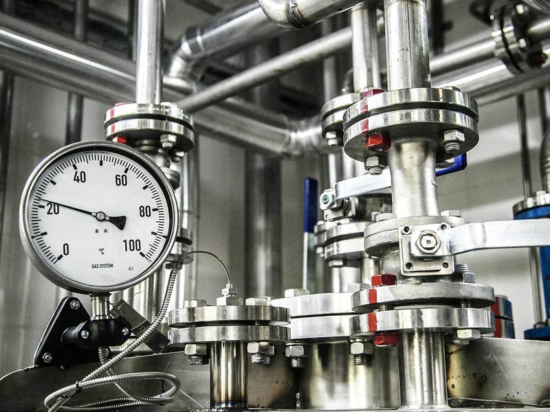 Hydronic valves and pressure gagues