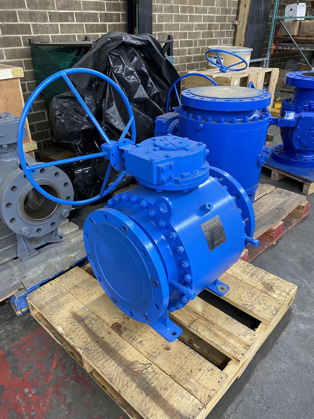 Flanged gear-operated ball valve